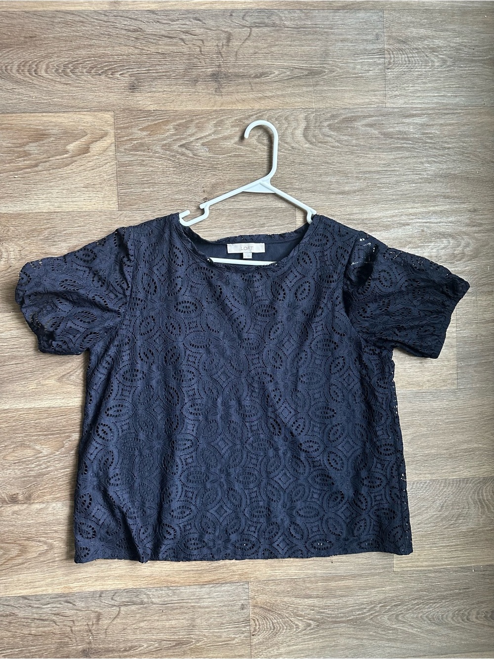 LOFT Navy Blue Lace Overlay Short Puff Sleeve Blouse Top Size L
